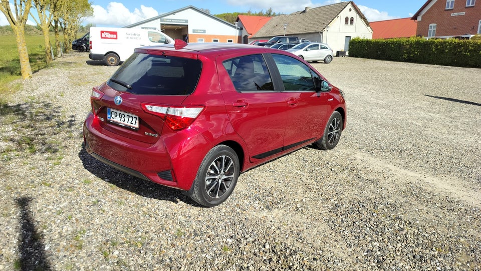 Toyota Yaris 1,5 Hybrid H3 Limited e-CVT 5d