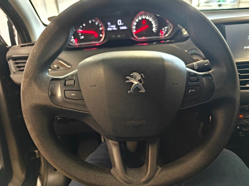 Peugeot 208 1,6 e-HDi 92 Active 5d