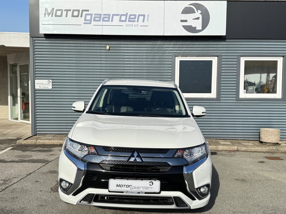 Mitsubishi Outlander 2,4 PHEV Intense CVT 4WD 5d