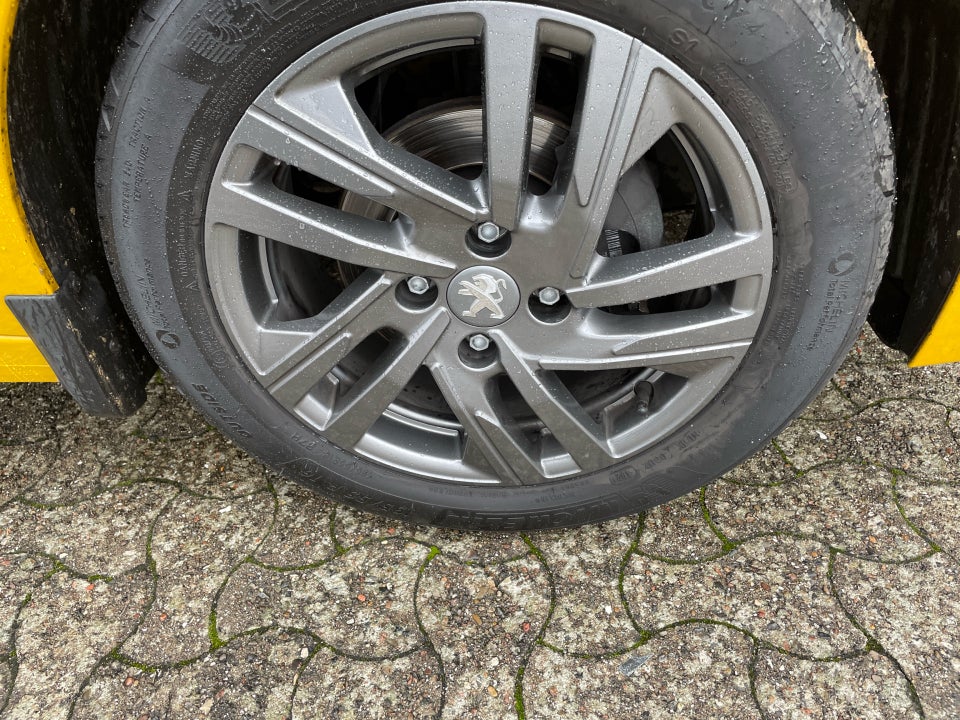 Peugeot 208 1,2 PureTech 75 Active Pack 5d