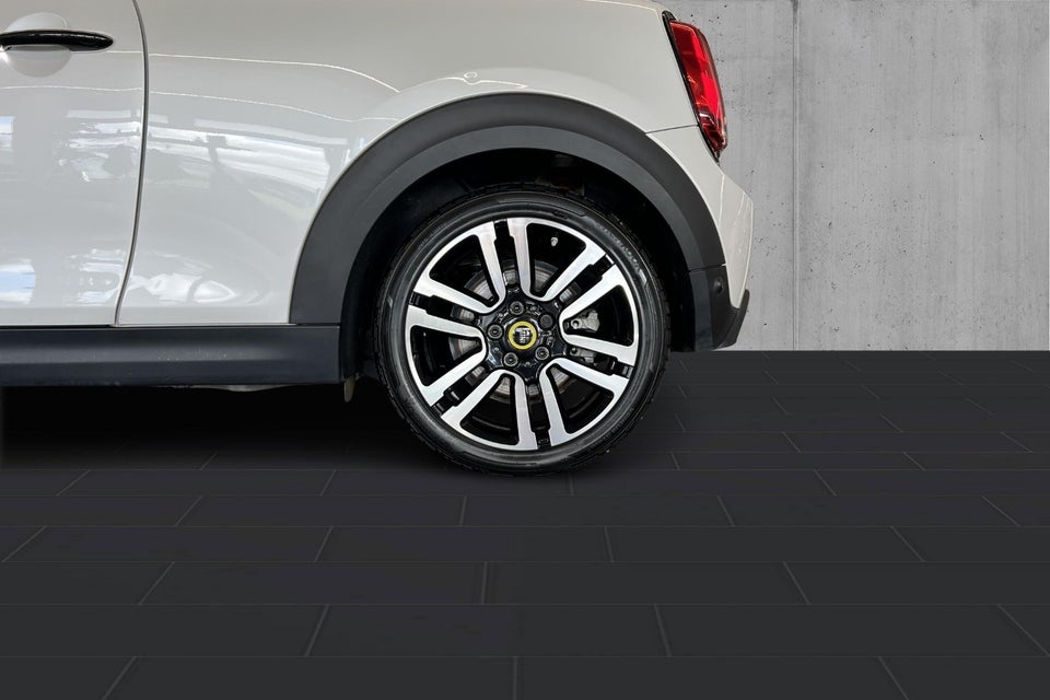 MINI Cooper SE Classic Trim 3d