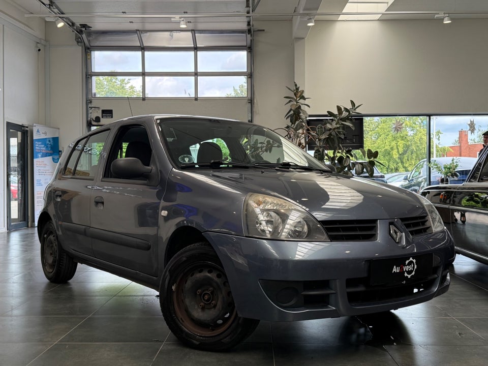 Renault Clio II 1,2 8V Storia 3d