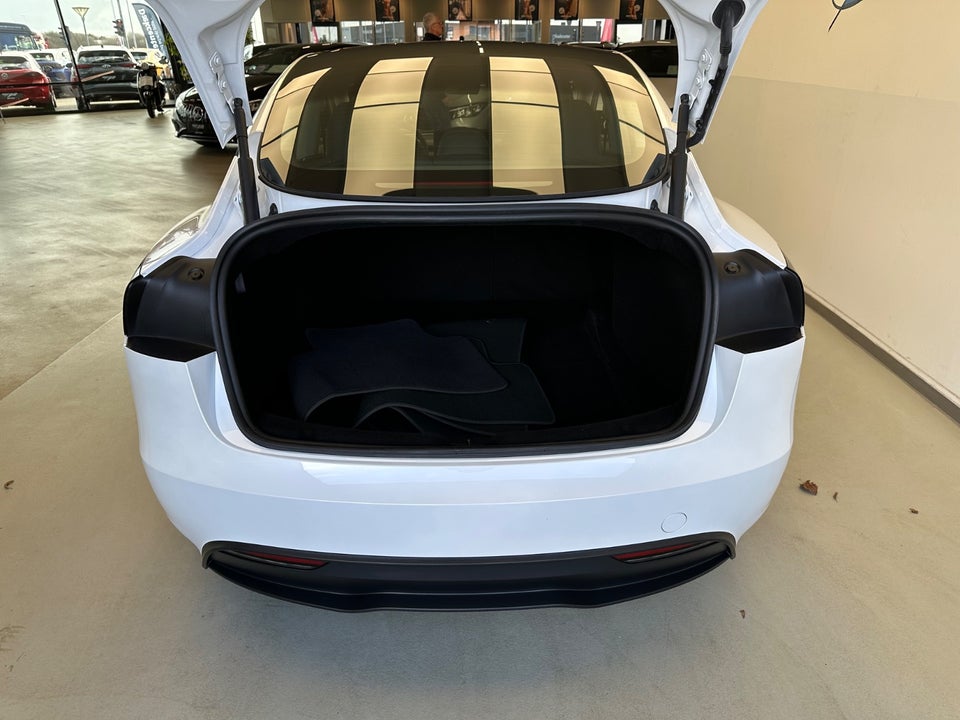Tesla Model 3 Long Range AWD 4d