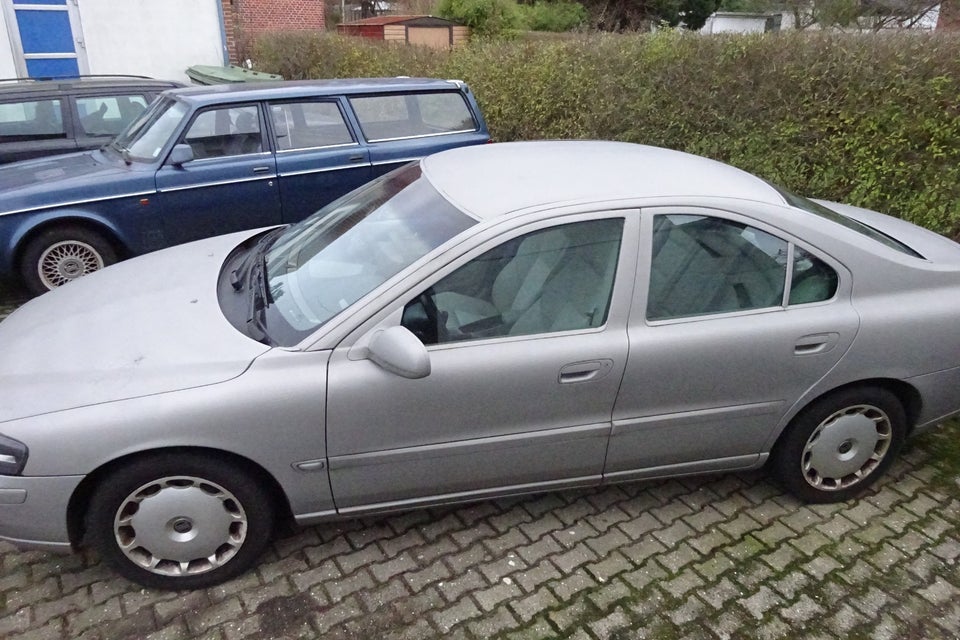 Volvo S60 2,4 140 4d