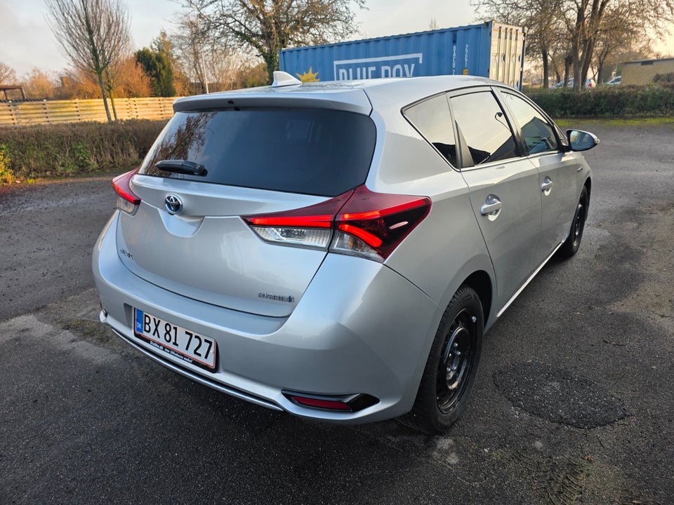 Toyota Auris 1,8 Hybrid H2 Selected CVT 5d