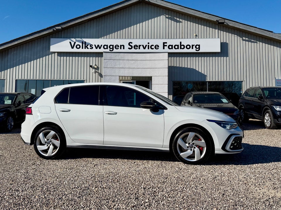 VW Golf VIII 1,4 GTE DSG 5d