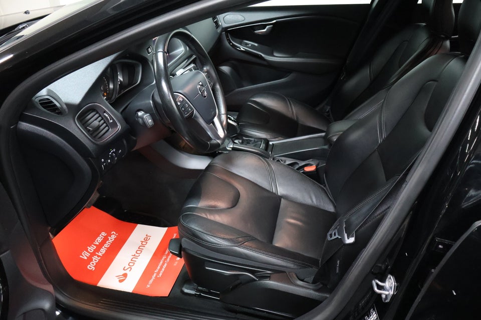 Volvo V40 2,0 D3 150 Momentum aut. 5d