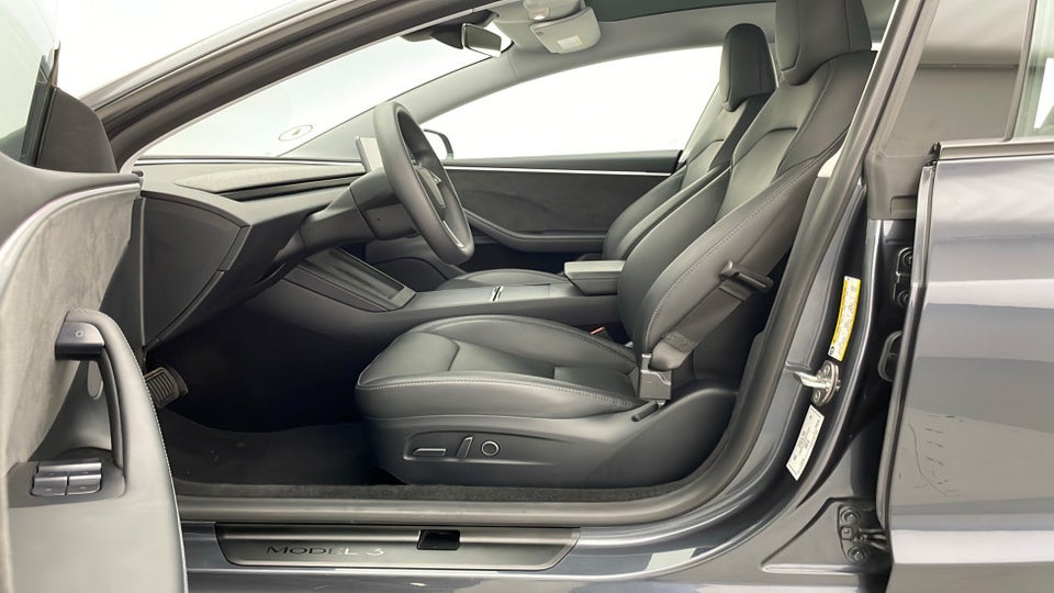 Tesla Model 3 Long Range AWD 4d