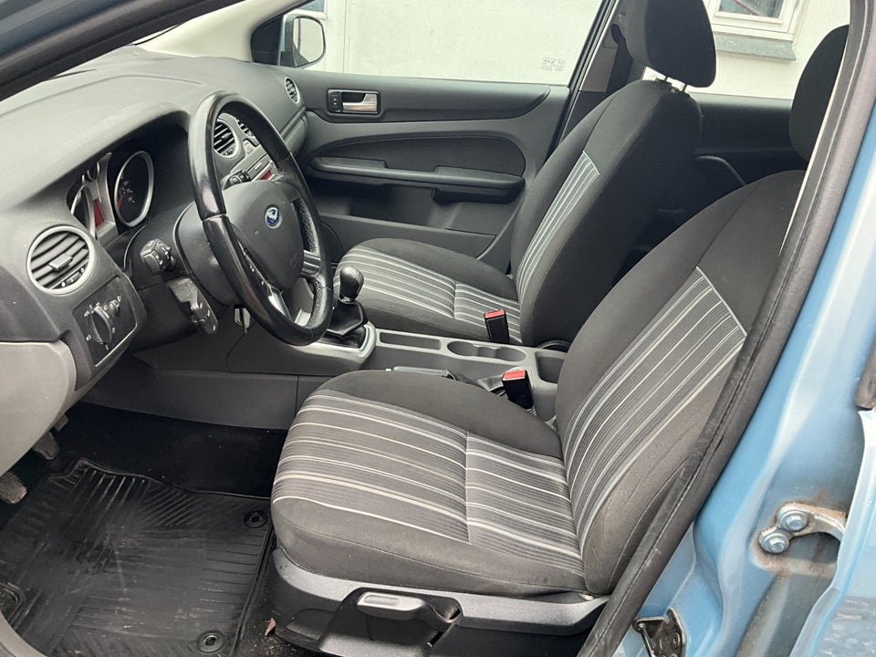 Ford Focus 1,6 Ambiente 3d