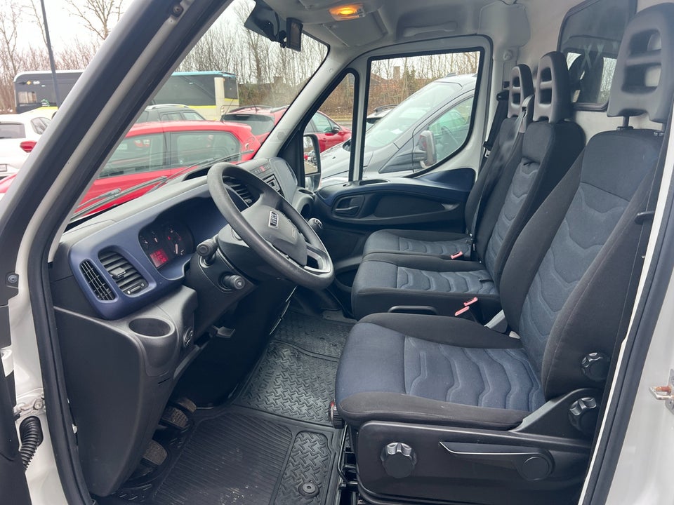 Iveco Daily 2,3 35S12 7,3m³ Van