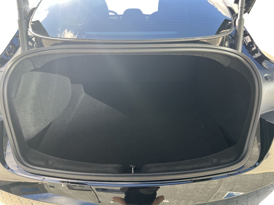 Tesla Model 3 RWD 4d