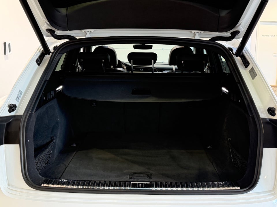 Audi e-tron 55 S-line quattro 5d