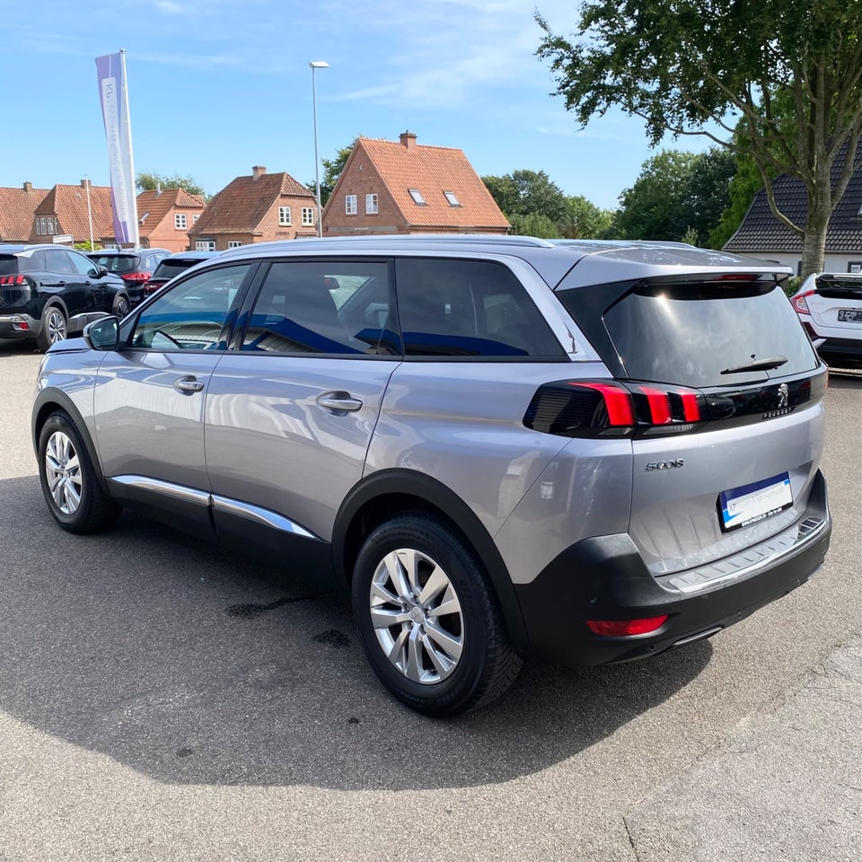 Peugeot 5008 1,6 BlueHDi 120 Allure 7prs 5d