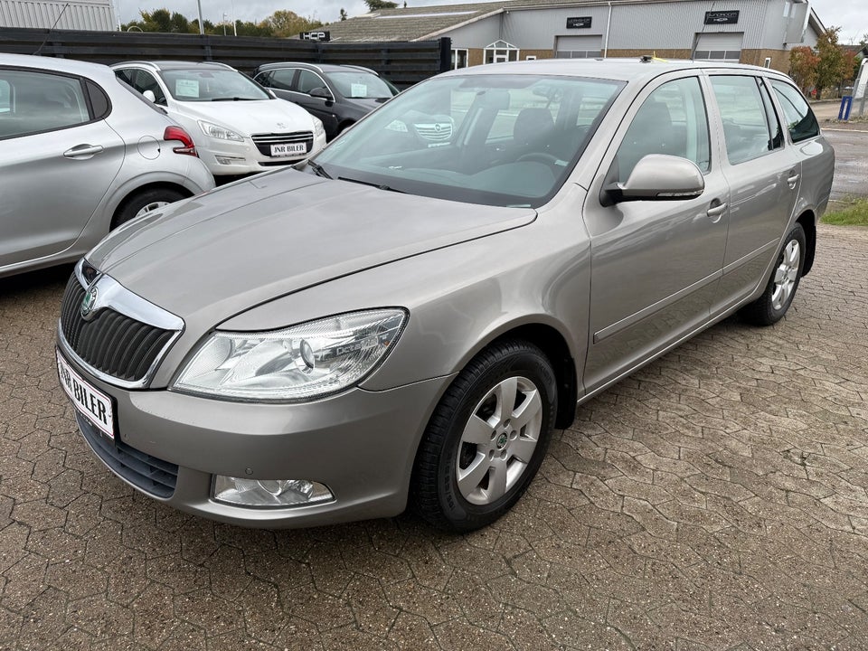 Skoda Octavia 1,8 TSi 160 Elegance Combi 5d