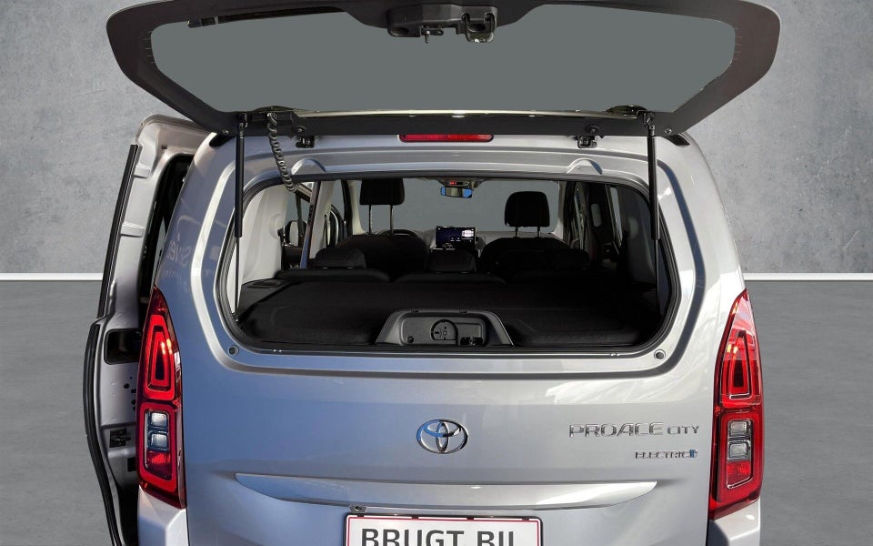 Toyota ProAce City Verso 50 Medium Family 5d