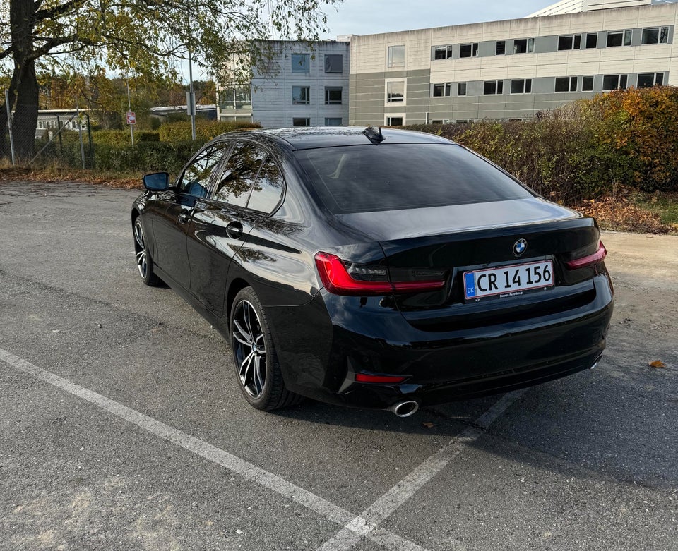 BMW 320i 2,0 Connected aut. 4d