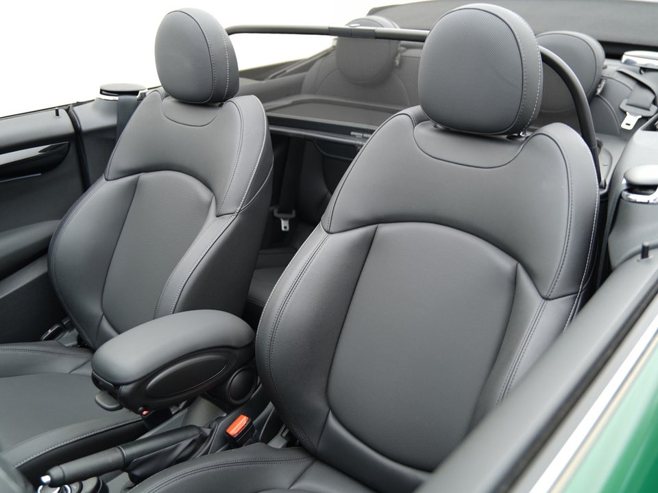 MINI Cooper S 2,0 Essential Cabriolet aut. 2d