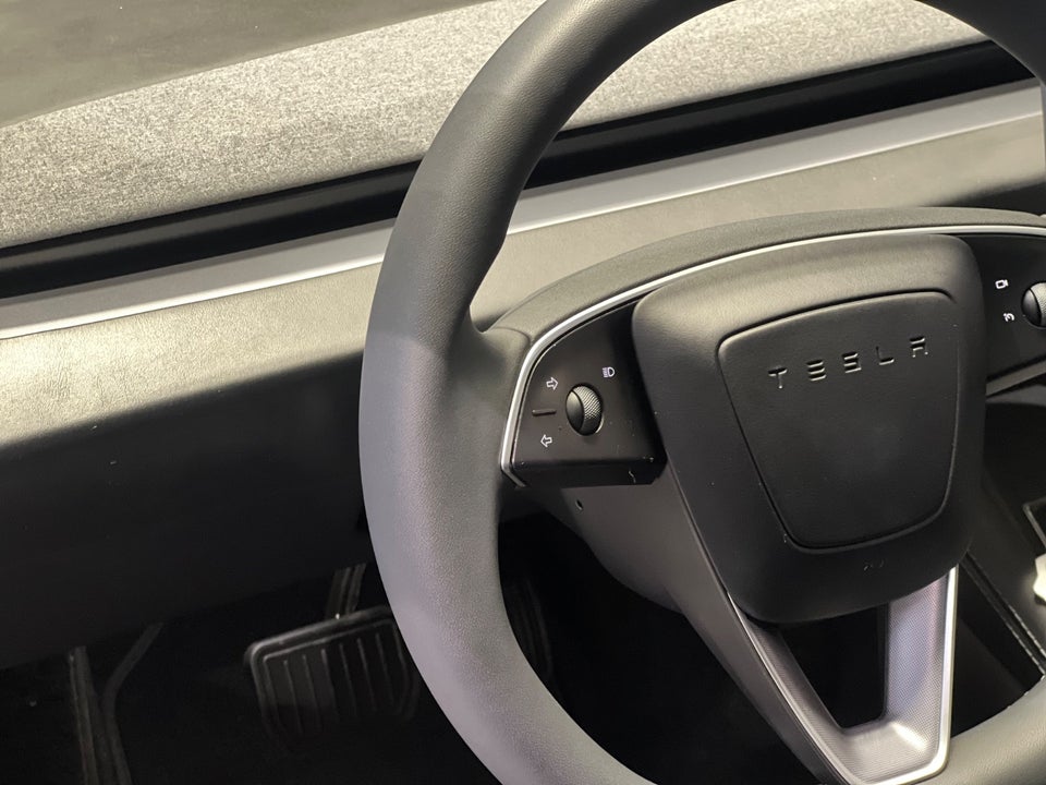 Tesla Model 3 Long Range AWD 4d