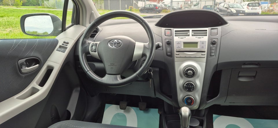 Toyota Yaris 1,3 Sol 5d
