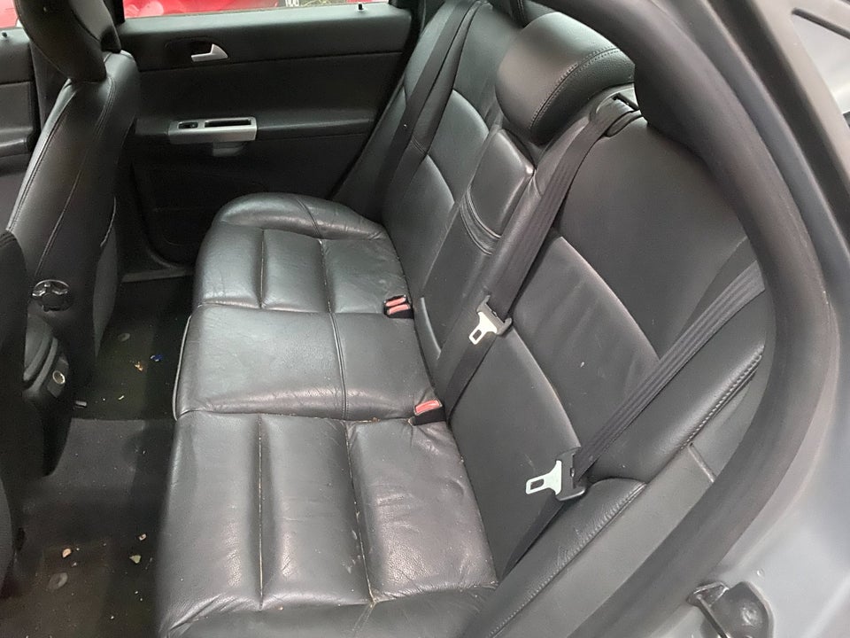 Volvo S40 2,5 T5 Momentum aut. 4d