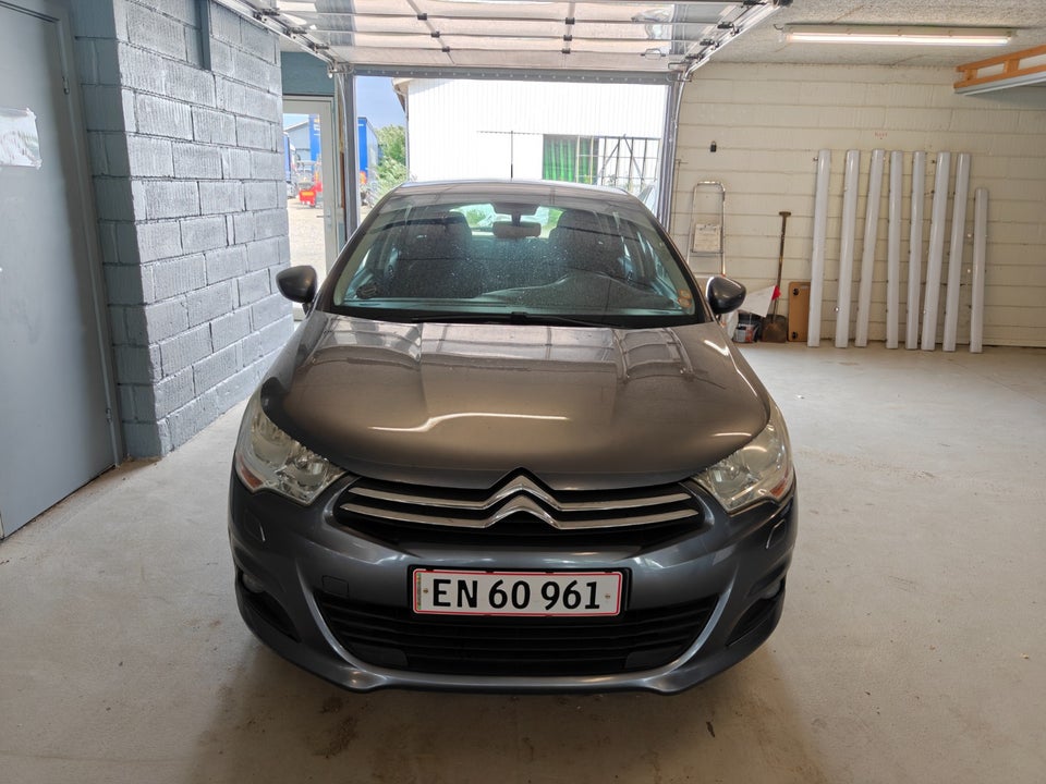 Citroën C4 1,6 HDi 90 Attraction 5d