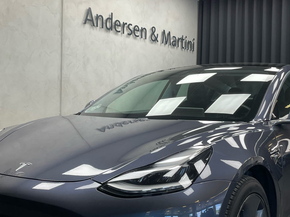 Tesla Model 3 Long Range AWD 4d