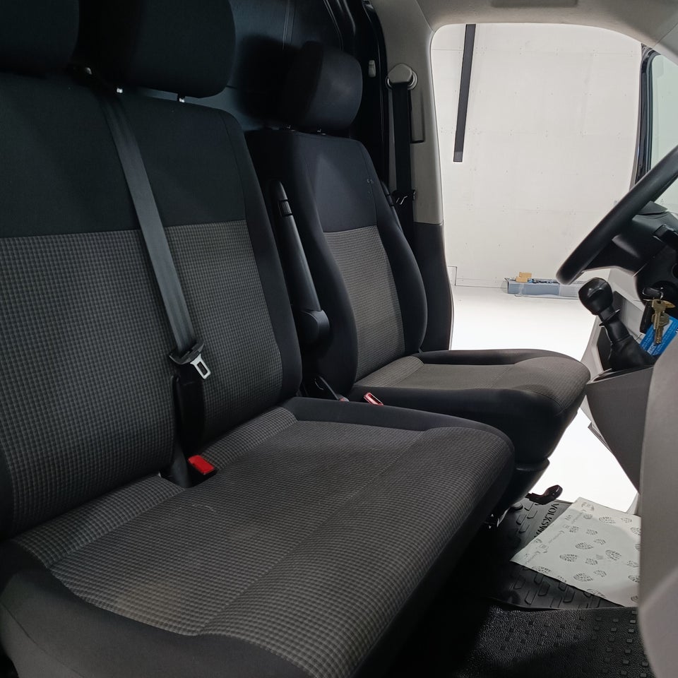 VW Transporter 2,0 TDi 150 Kassevogn lang