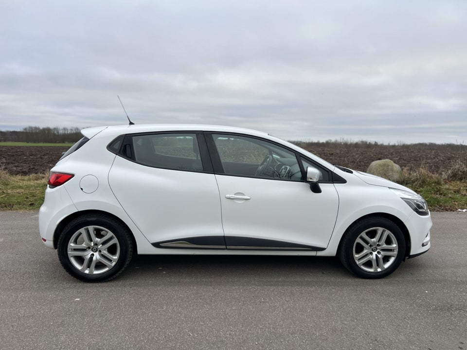 Renault Clio IV 1,5 dCi 90 Zen 5d