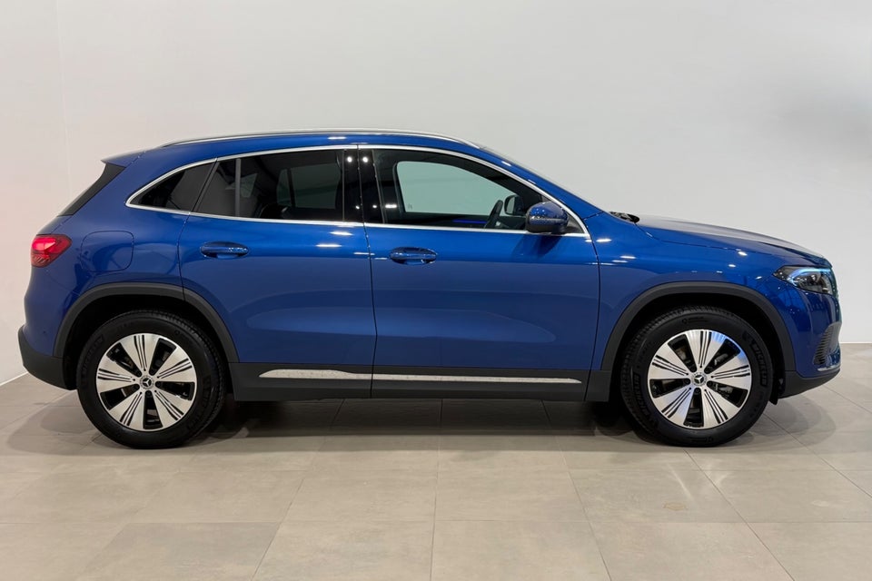 Mercedes EQA300 Progressive 4Matic 5d