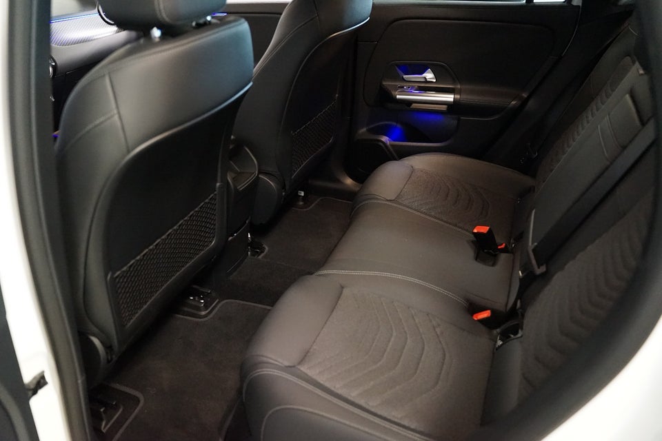 Mercedes EQA300 Progressive 4Matic 5d