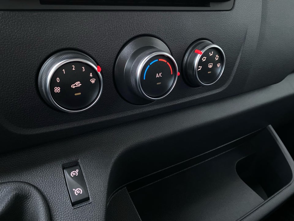 Renault Master IV T35 2,3 dCi 165 L4 Chassis RWD