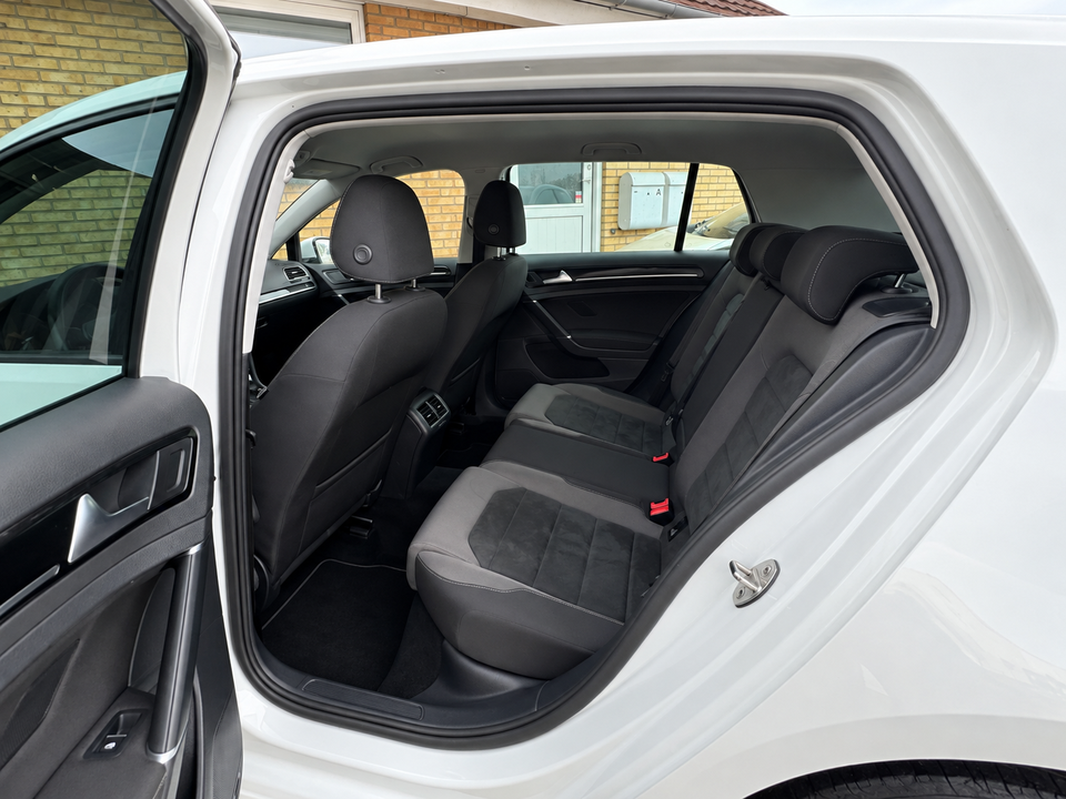 VW Golf VII 1,5 TSi 150 Highline DSG 5d