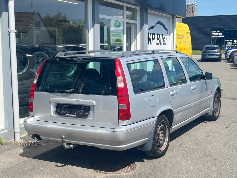 Volvo V70 2,4  5d