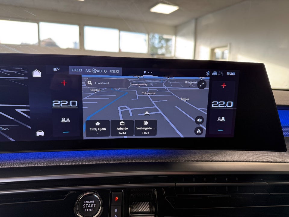 Peugeot e-3008 77 GT Pack 5d