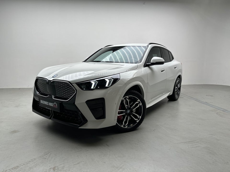 BMW iX2 xDrive30 M-Sport 5d