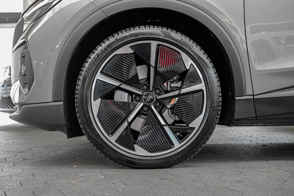 Audi Q4 e-tron 45 S-line quattro 5d