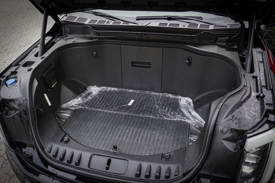 Ford F-150 123 Lightning Flash Extended Range 4d
