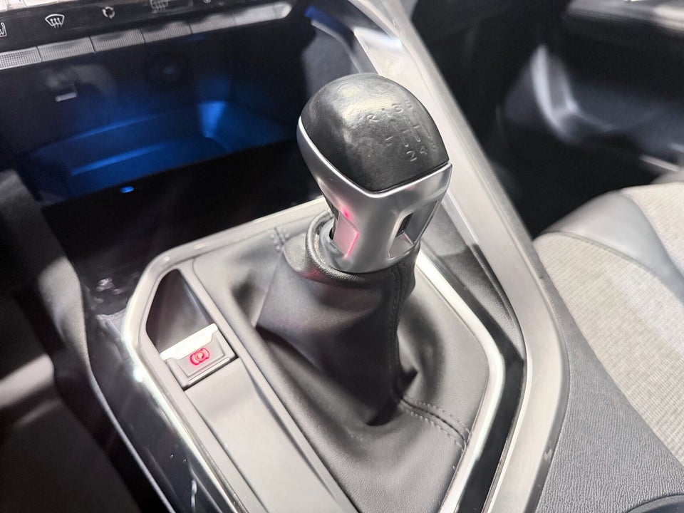 Peugeot 3008 1,2 e-THP 130 Allure 5d