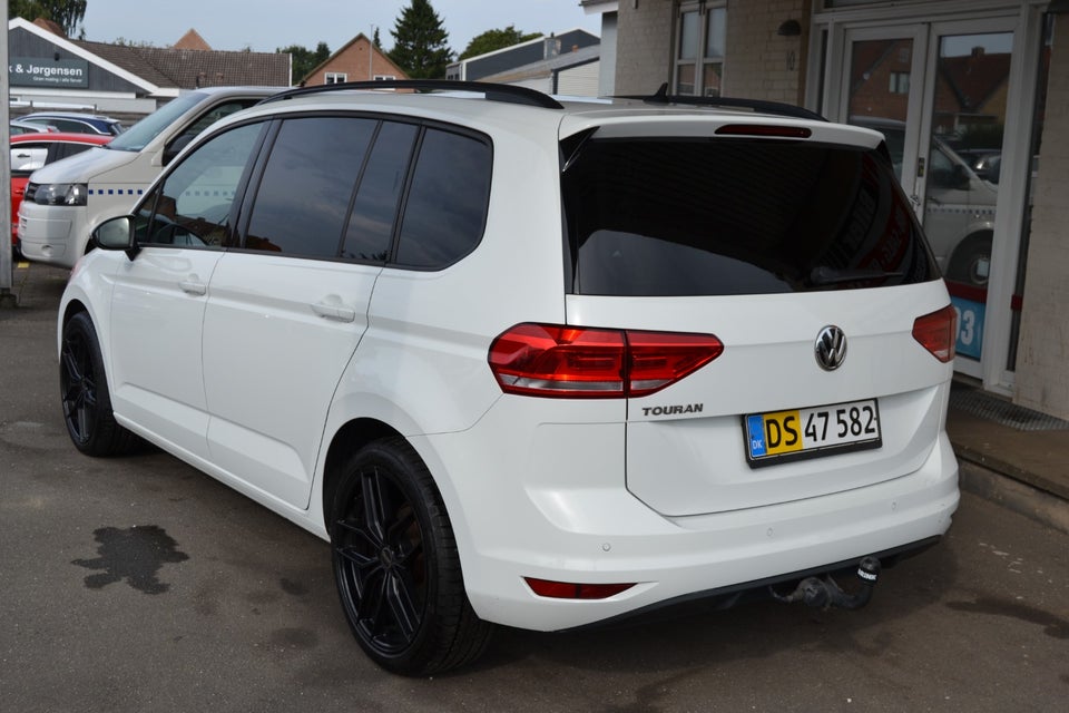 VW Touran 1,6 TDi 115 Highline DSG Van 5d