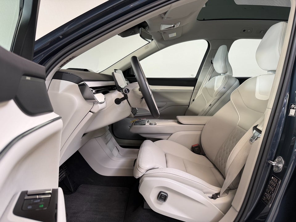 Volvo EX90 Plus 7prs 5d