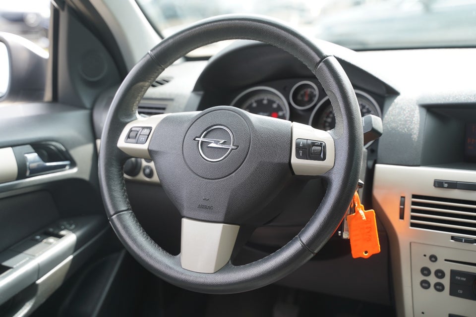 Opel Astra 1,4 16V Enjoy 5d