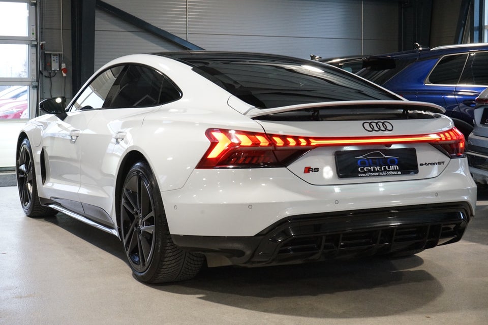 Audi RS e-tron GT quattro 4d