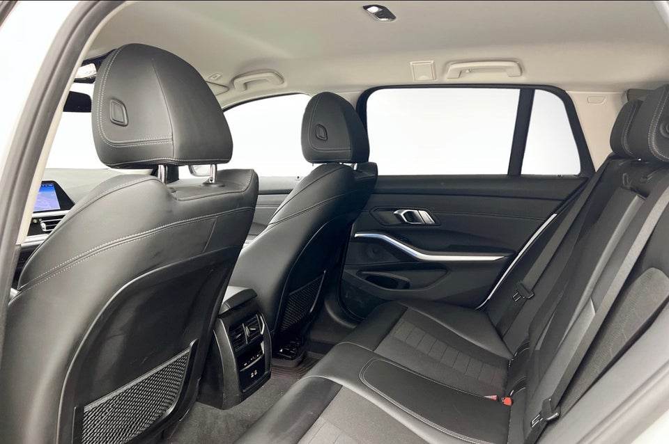 BMW 330e 2,0 Touring Sport Line aut. 5d