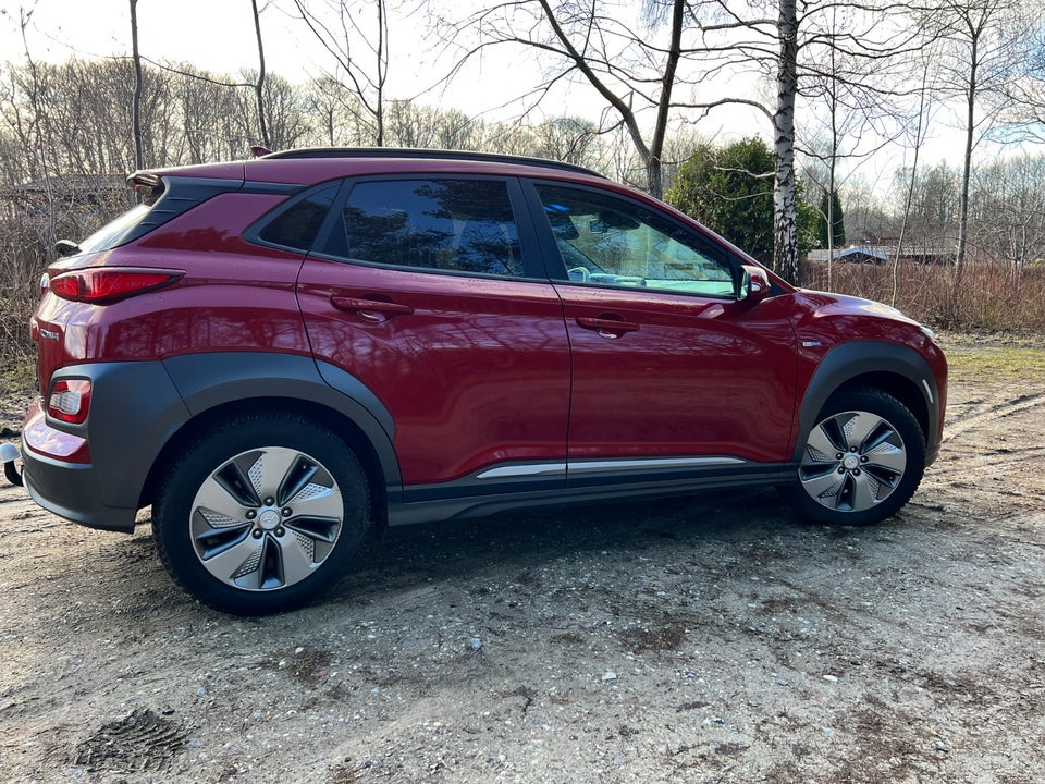 Hyundai Kona 64 EV Essential 5d