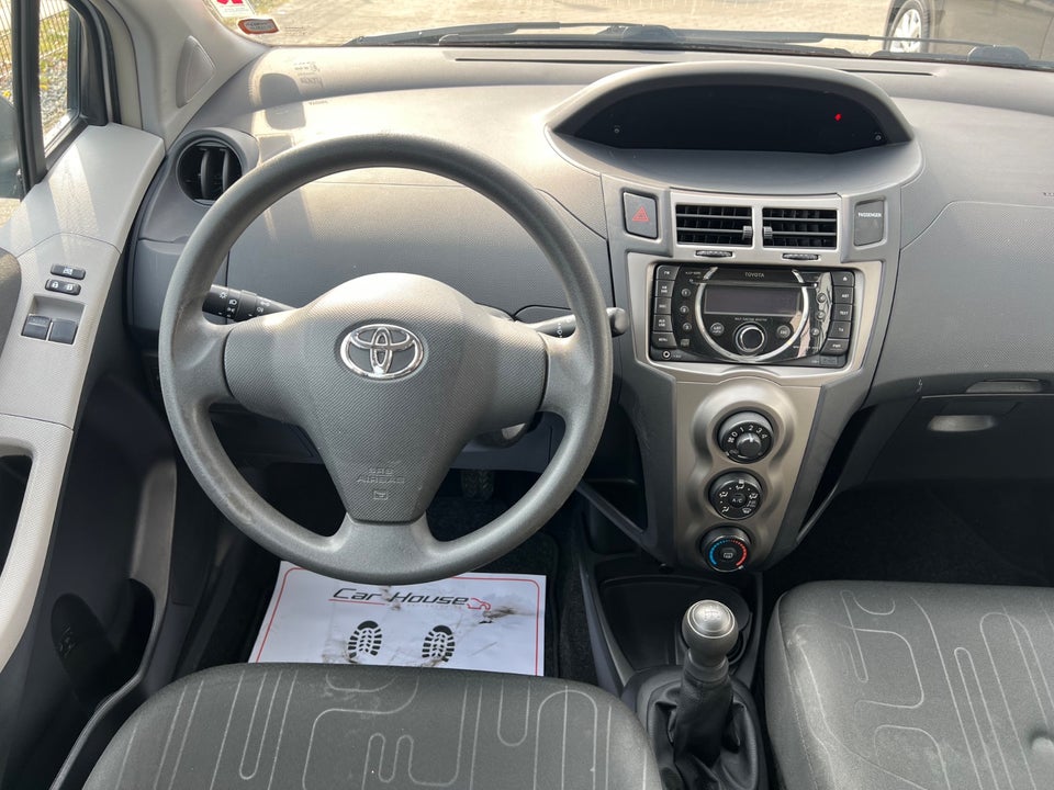 Toyota Yaris 1,0 TX 5d
