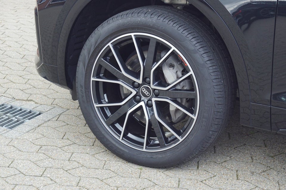 Audi Q5 55 TFSi e S-line quattro S-tr. 5d