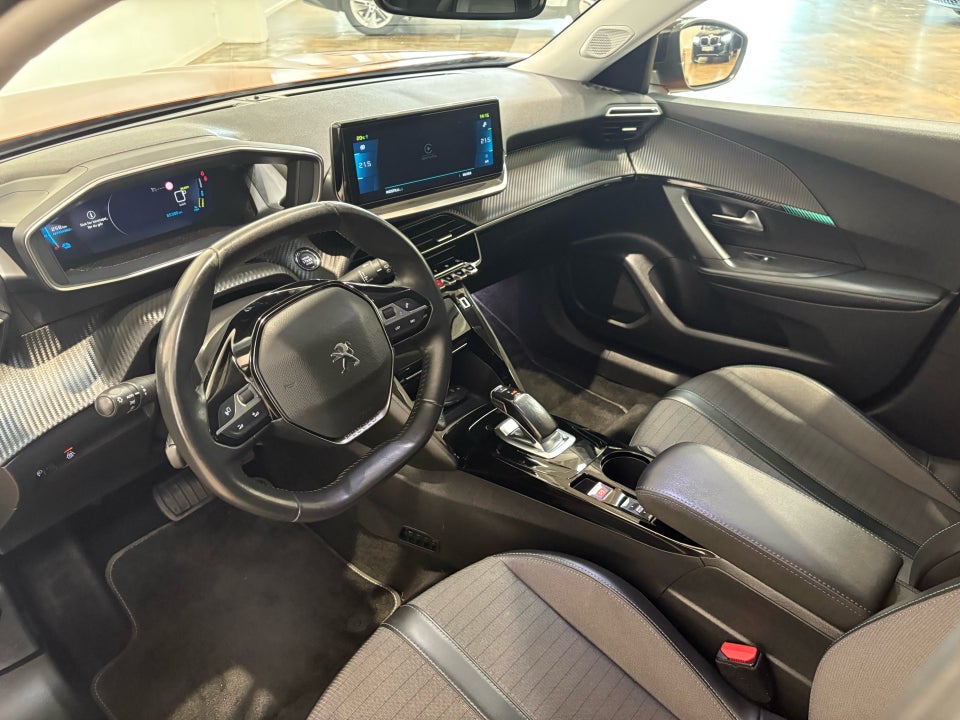 Peugeot e-2008 50 GT 5d