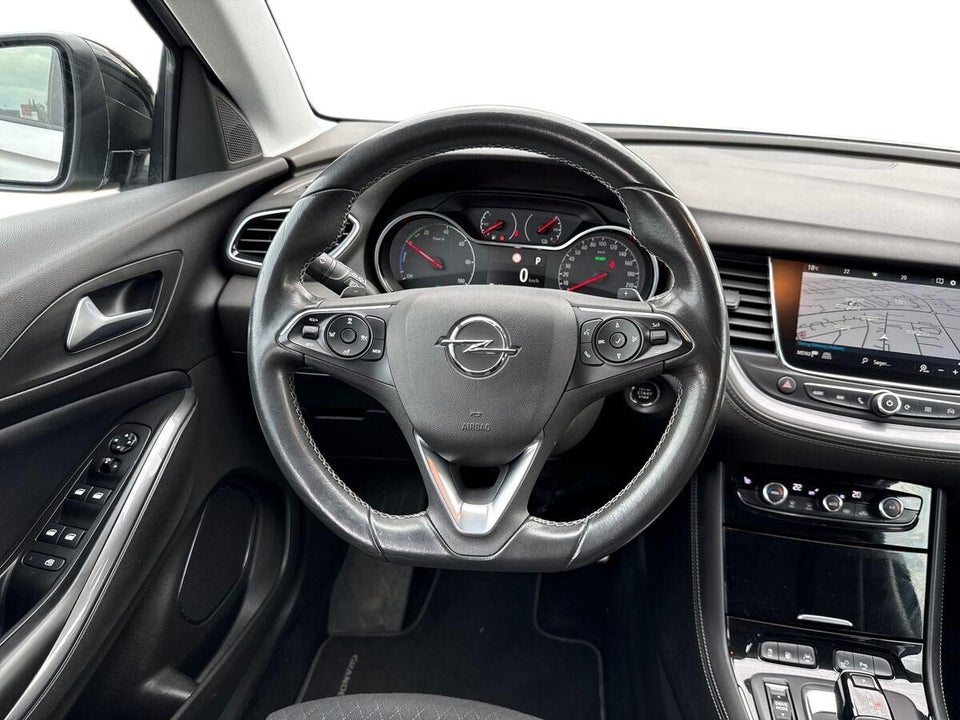 Opel Grandland 1,6 Hybrid Ultimate aut. 5d