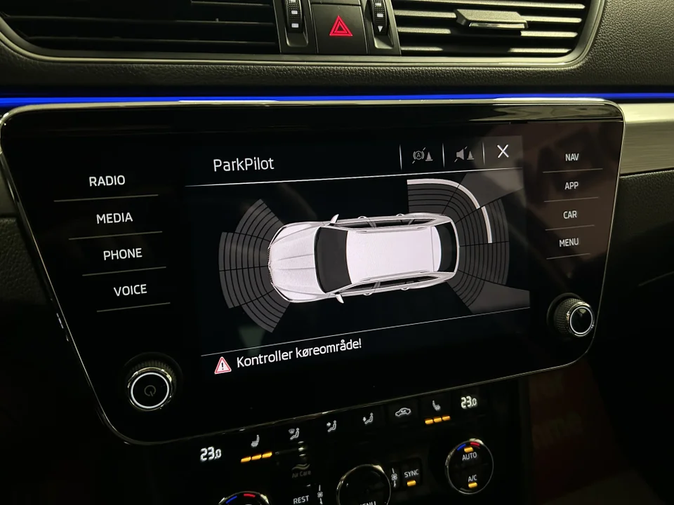 Skoda Superb 2,0 TDi 150 Style Combi DSG 5d