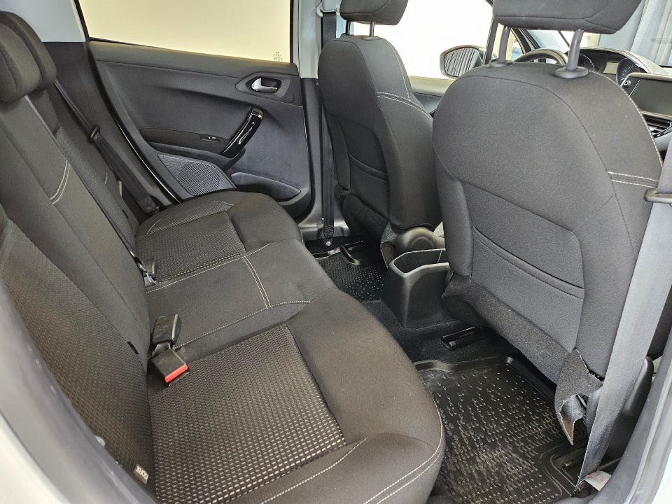 Peugeot 208 1,6 BlueHDi 100 Desire Sky 5d